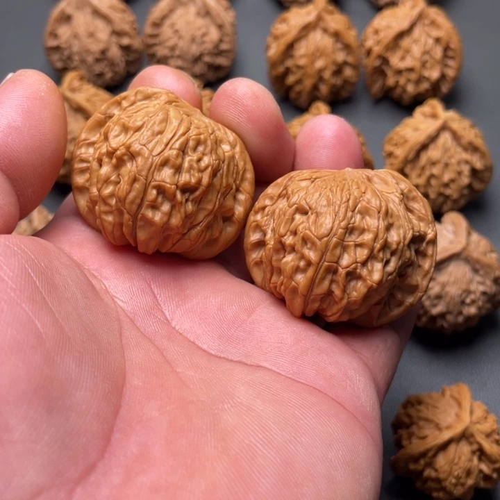 文玩核桃吊坠对歪磨盘