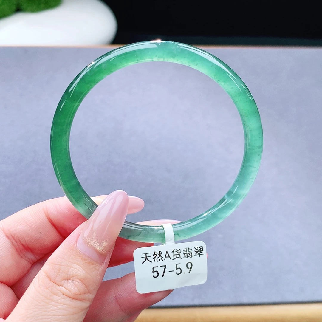 未镶嵌手镯（圆镯）翡翠