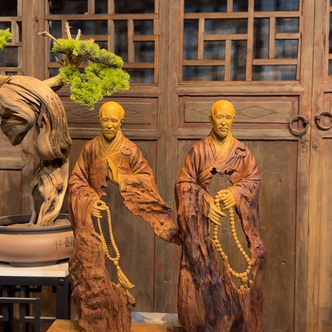 ****赞香樟木弘一法师桌面摆件作品