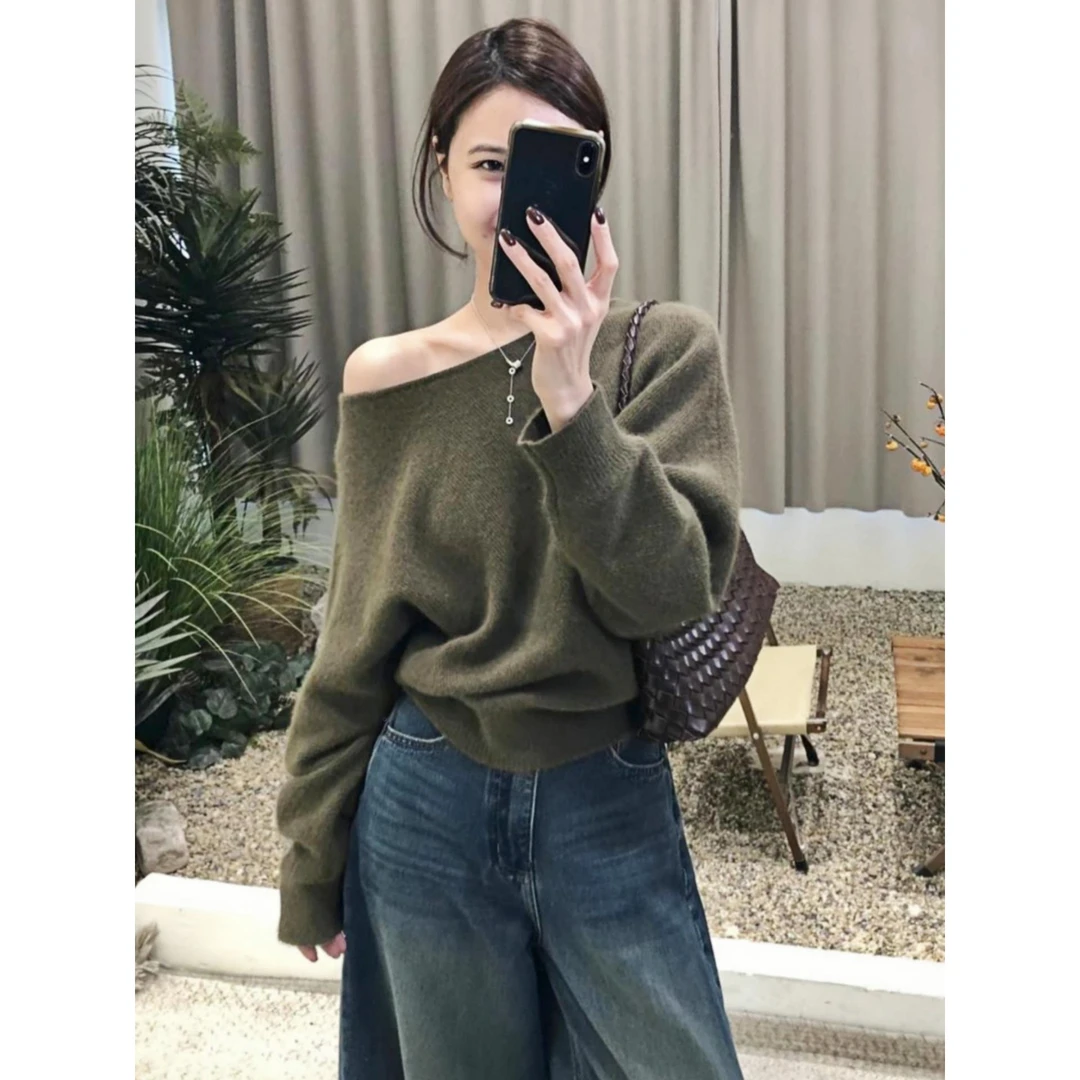 绿色露肩长袖针织衫秋装女款2025新款斜肩韩系漂亮宽松v领针织衫