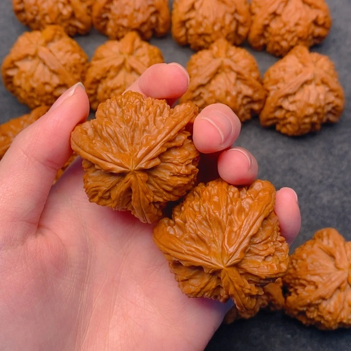 泥***痕文玩核桃吊坠白奔