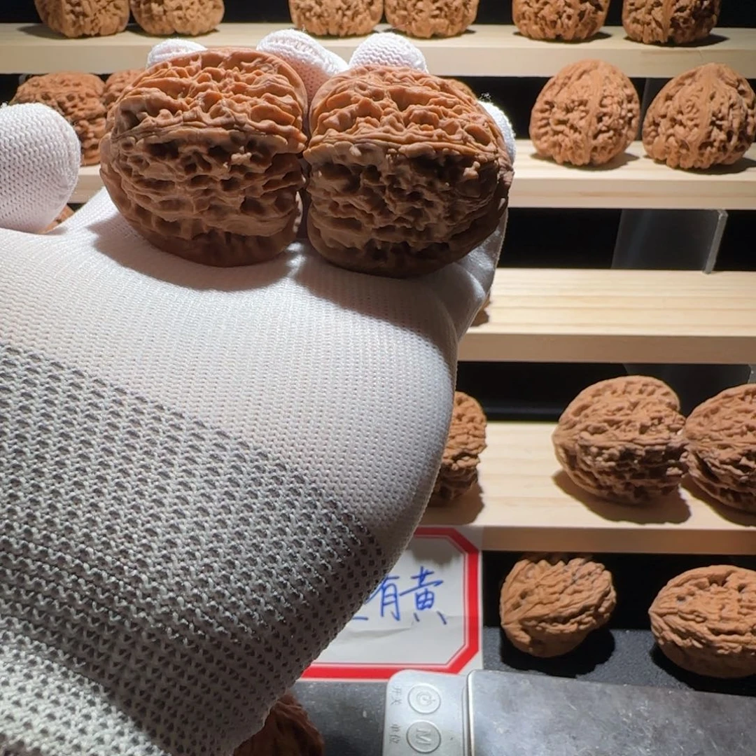 柠***爸吊坠文玩核桃42炮弹