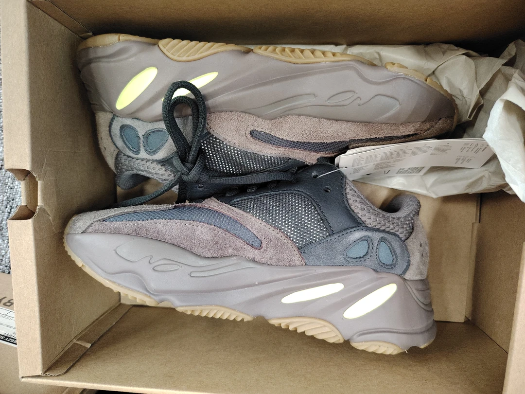 nike 经典配色鞋型 33号   38码
