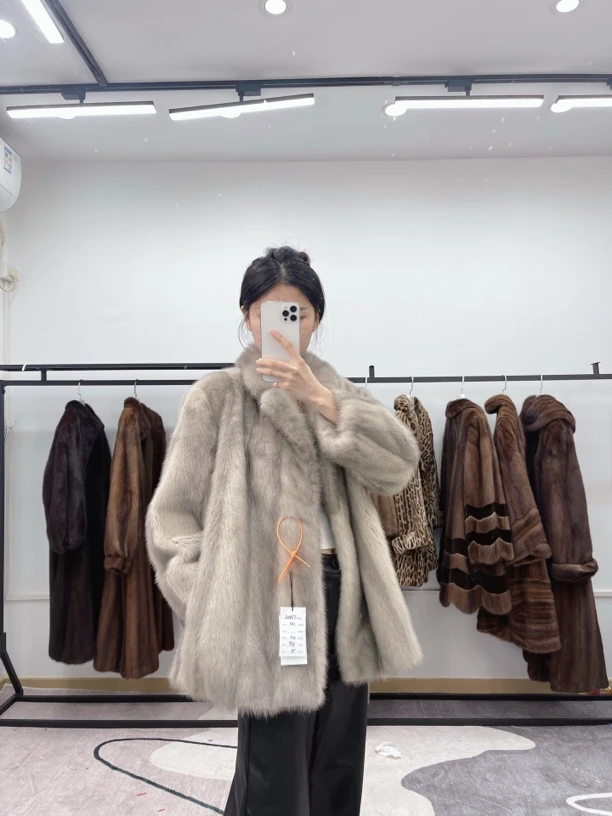 TT402银灰色中古进口水貂毛外套，肩宽44胸围120衣长71袖长55