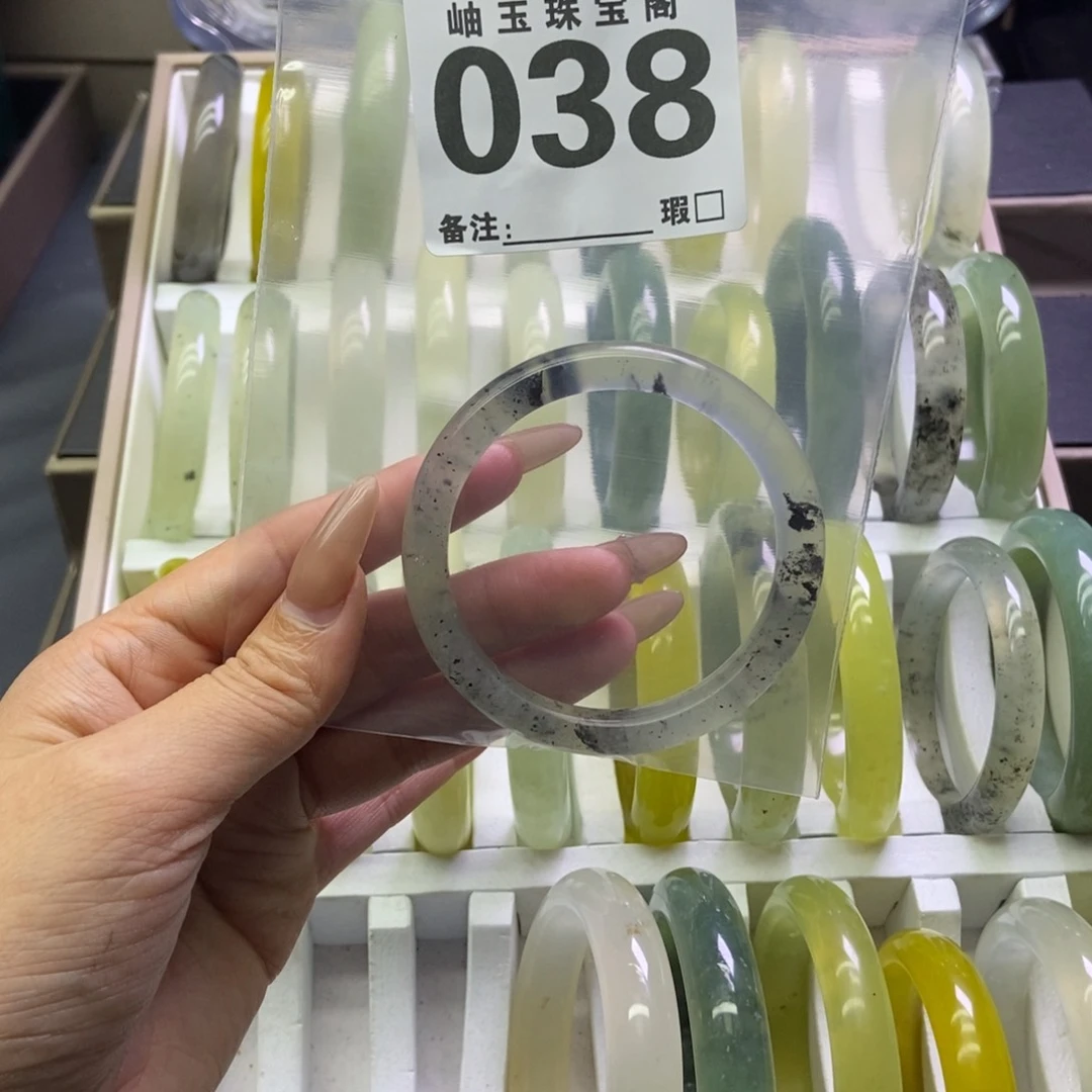 未镶嵌蛇纹石玉手镯^***裙038