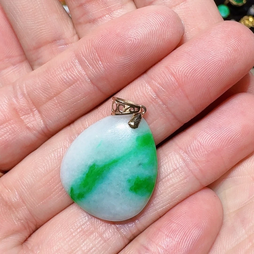 翡翠18K金镶嵌颈饰漂亮漂亮漂亮