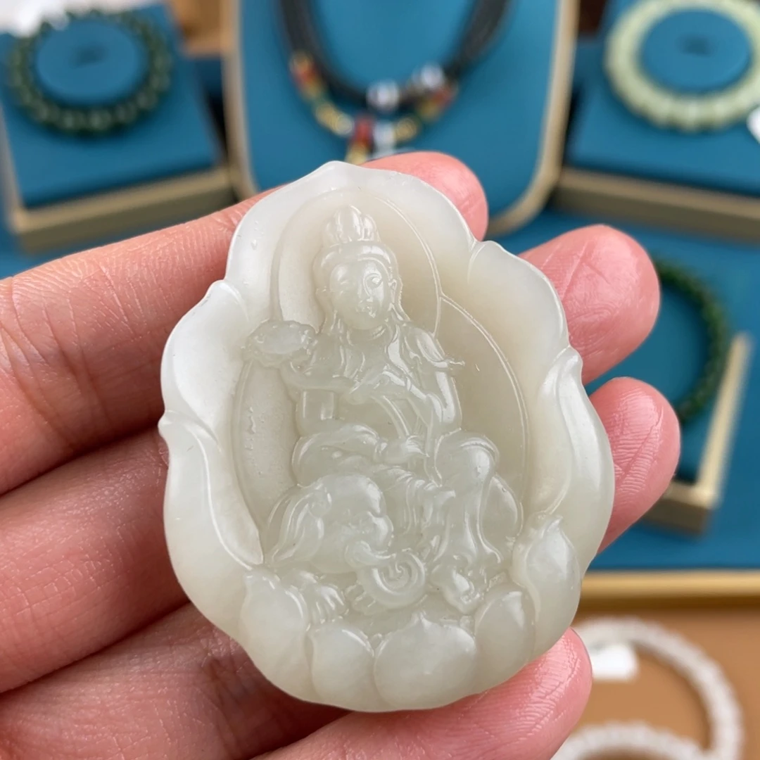 和田玉未镶嵌颈饰星*