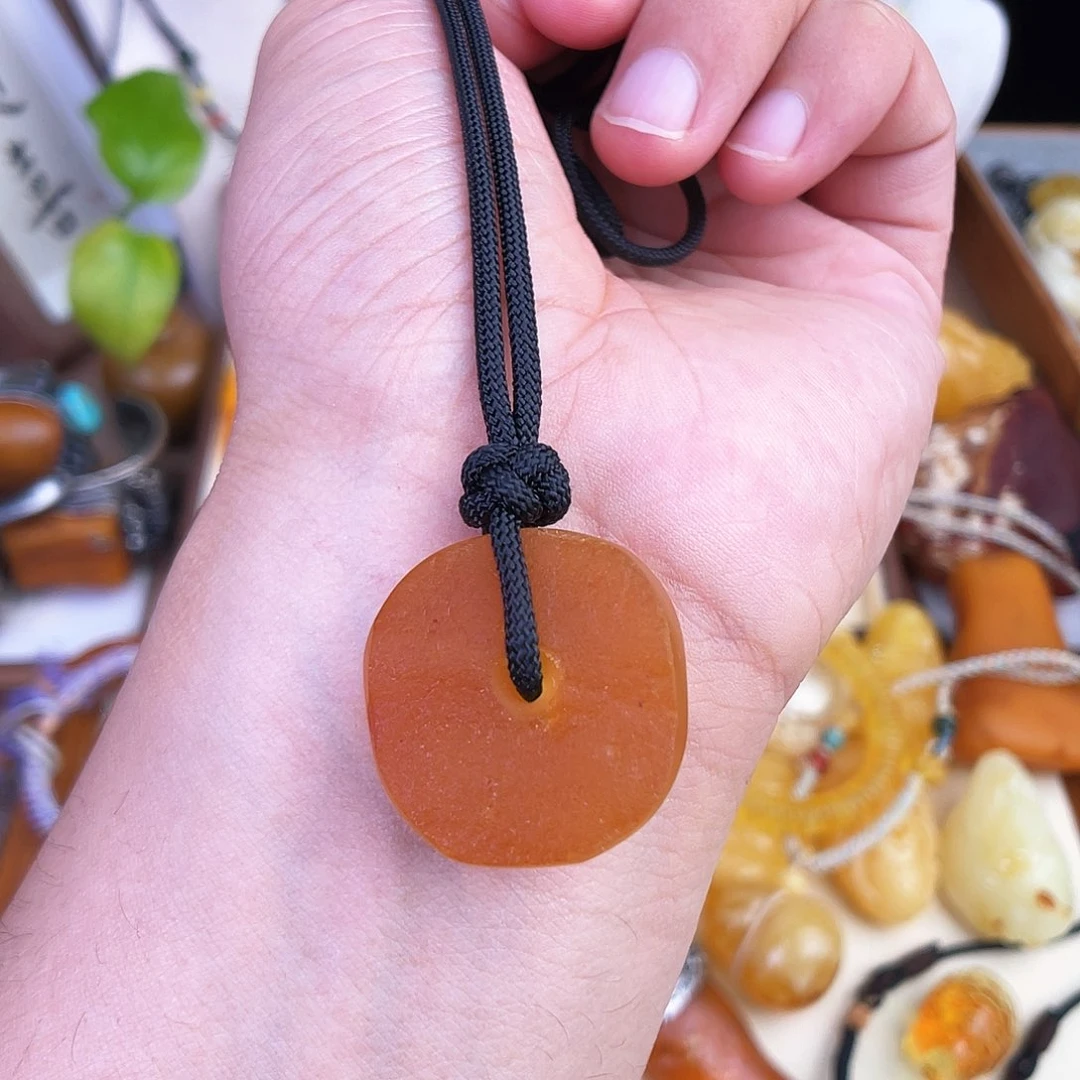 未镶嵌琥珀珠宝奇石