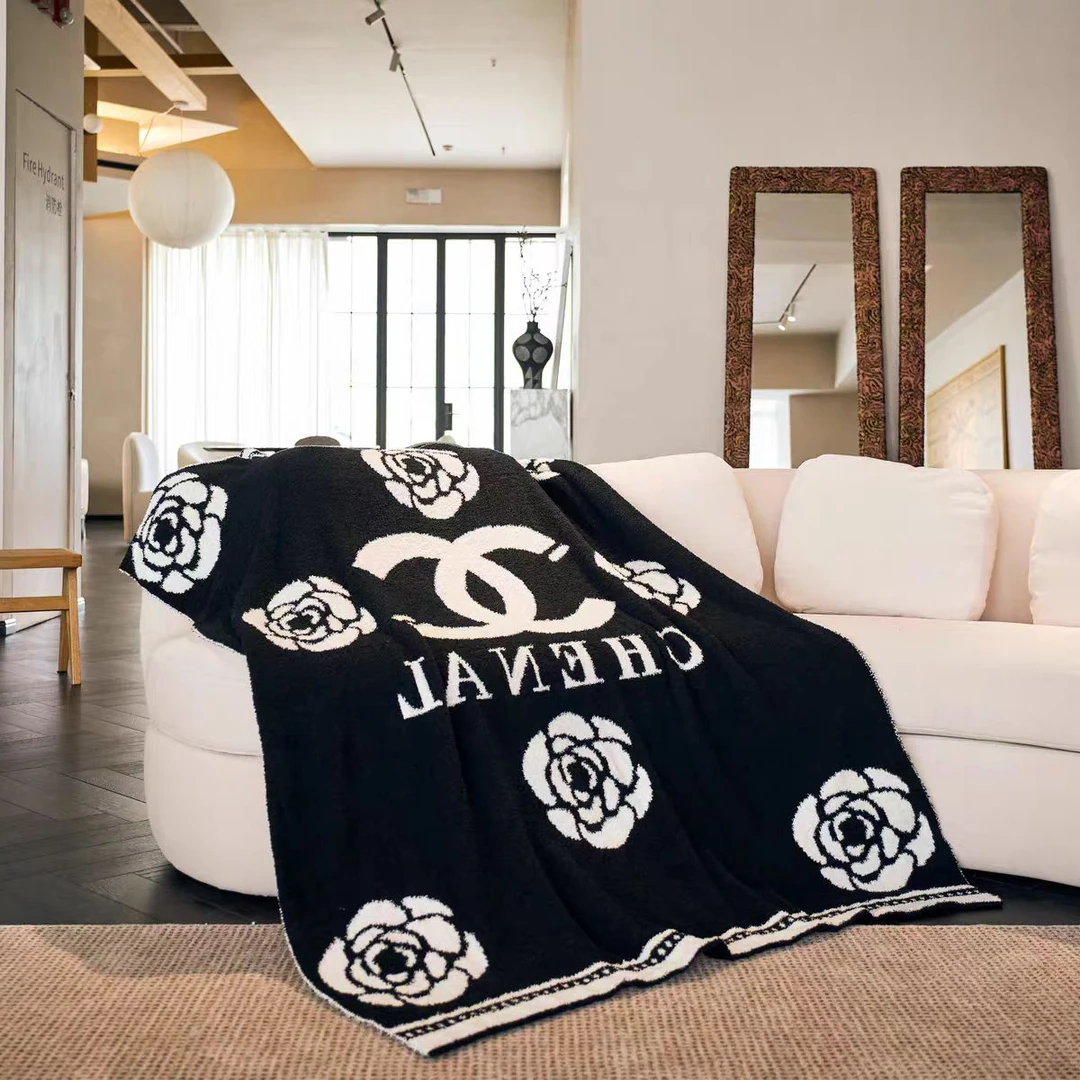 舒适绒毯黑白格小香毛毯成人浴巾可爱盖毯