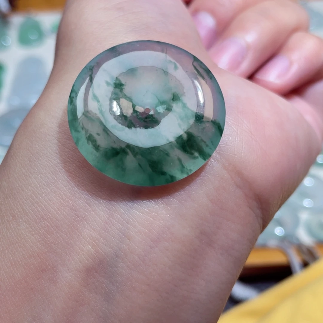 翡翠未镶嵌颈饰扣子