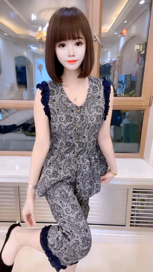 时尚套装女2025夏季新款法式木耳荷叶边马夹七分裤洋气显瘦两件套