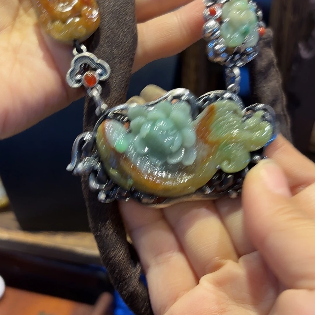 ****️翡翠未镶嵌颈饰原创