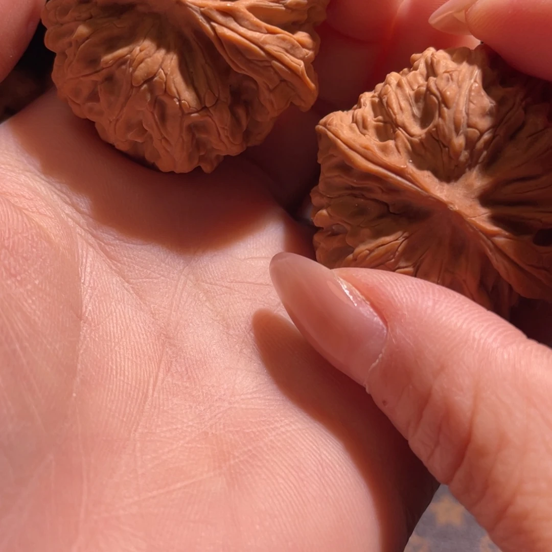 文玩核桃吊坠苹果园