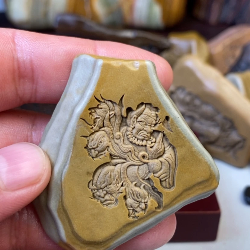 【闪购商品】原石雕刻手把件