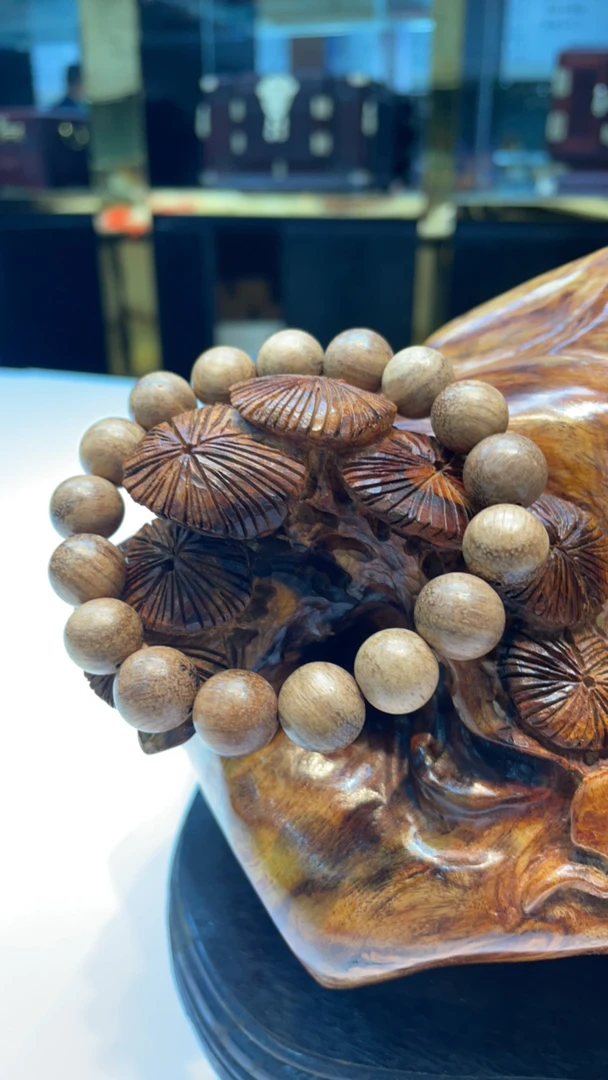 A8天然贡木奶香木手串