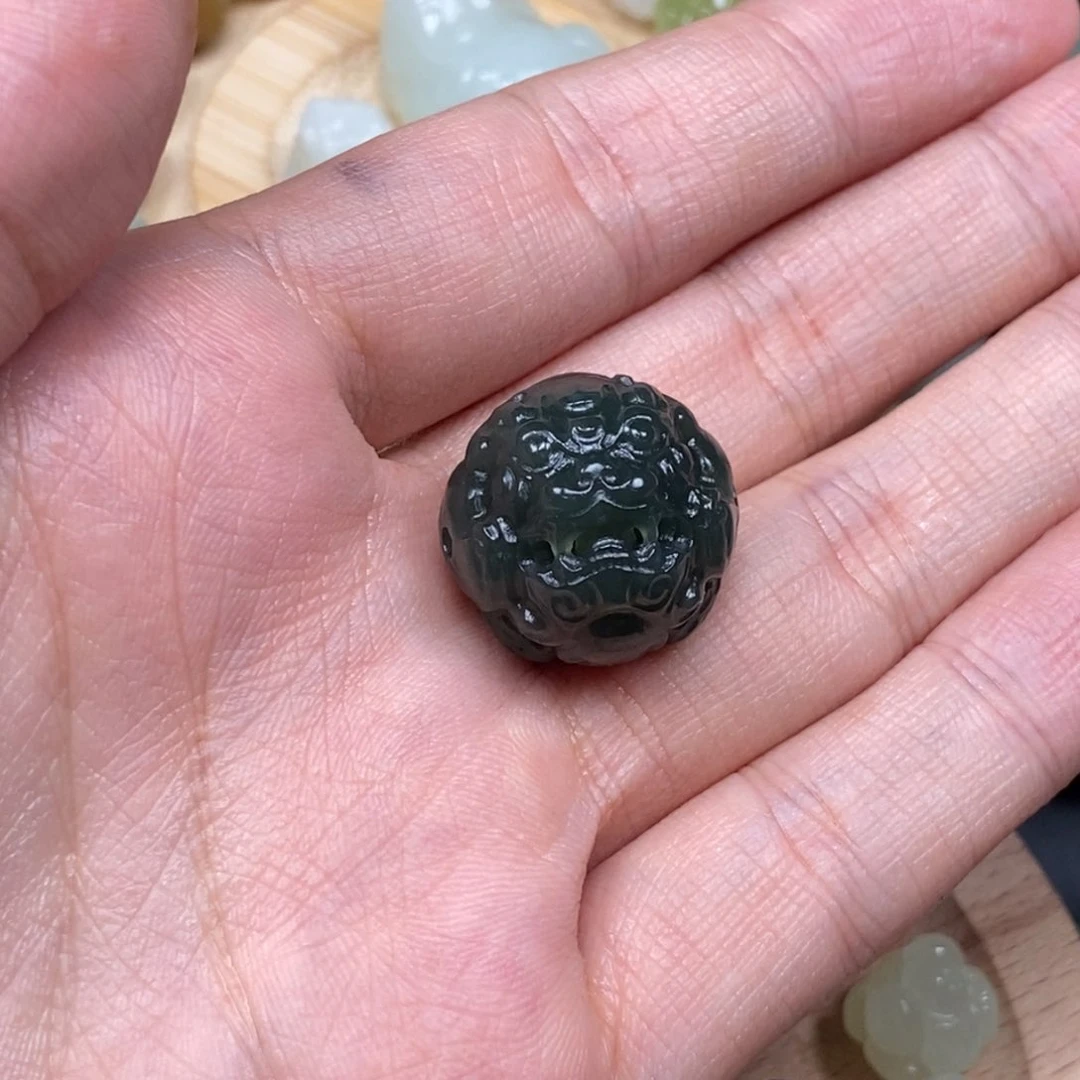 和田玉未镶嵌颈饰心*
