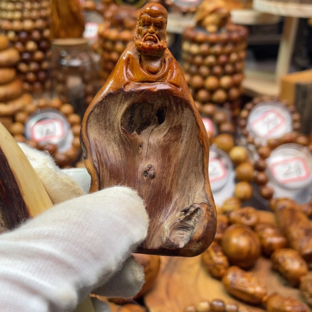 柏木太行崖柏达摩把件