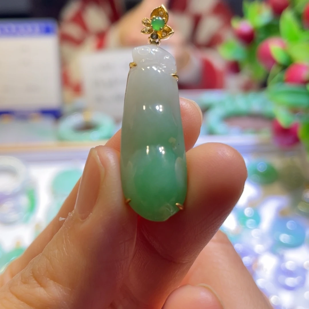 翡翠18K金镶嵌吊坠(不含链)豆子