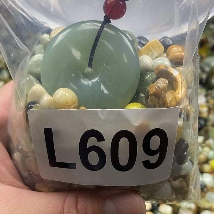 岫玉鱼缸石未镶嵌