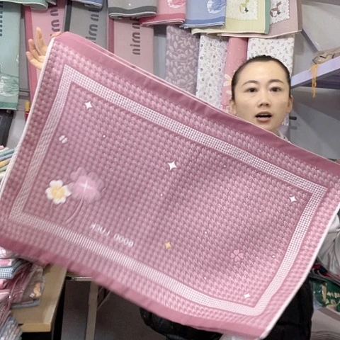 棉特价酒红色千鸟格