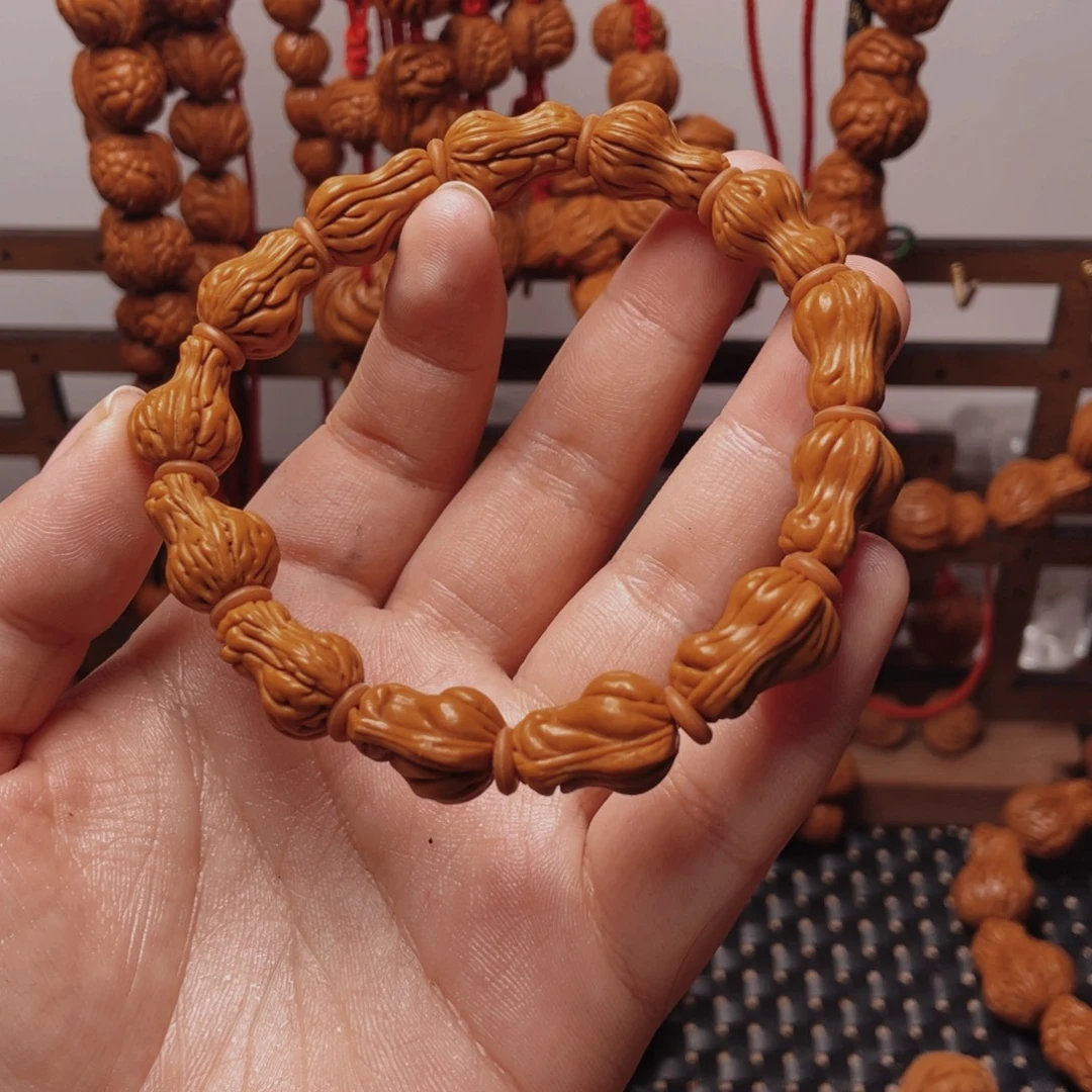 木质类龙纹桃枭手串