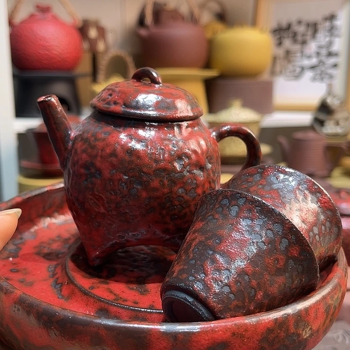 微瑕是真的不适合做表情