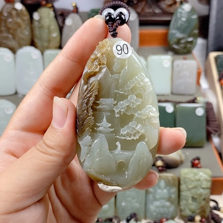 和田玉（糖玉）未镶嵌颈饰