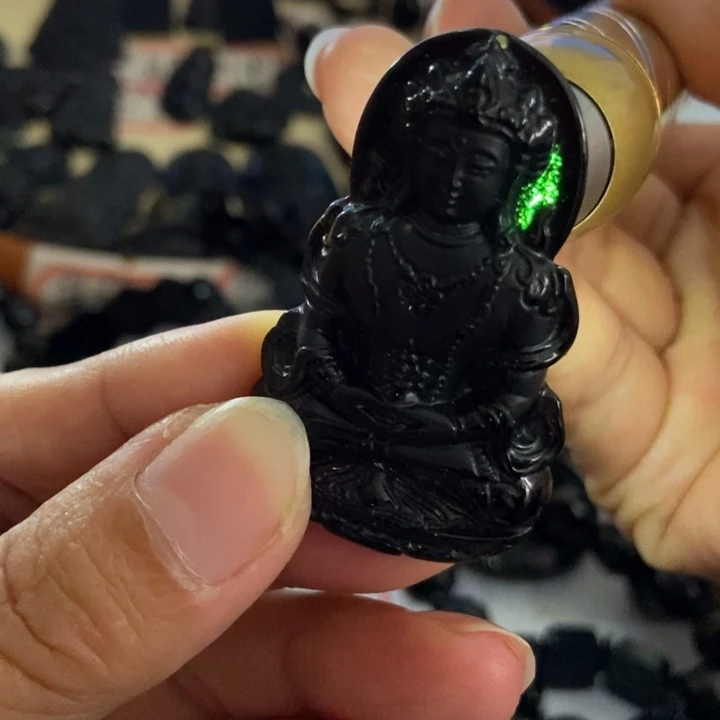 翡翠未镶嵌颈饰度母