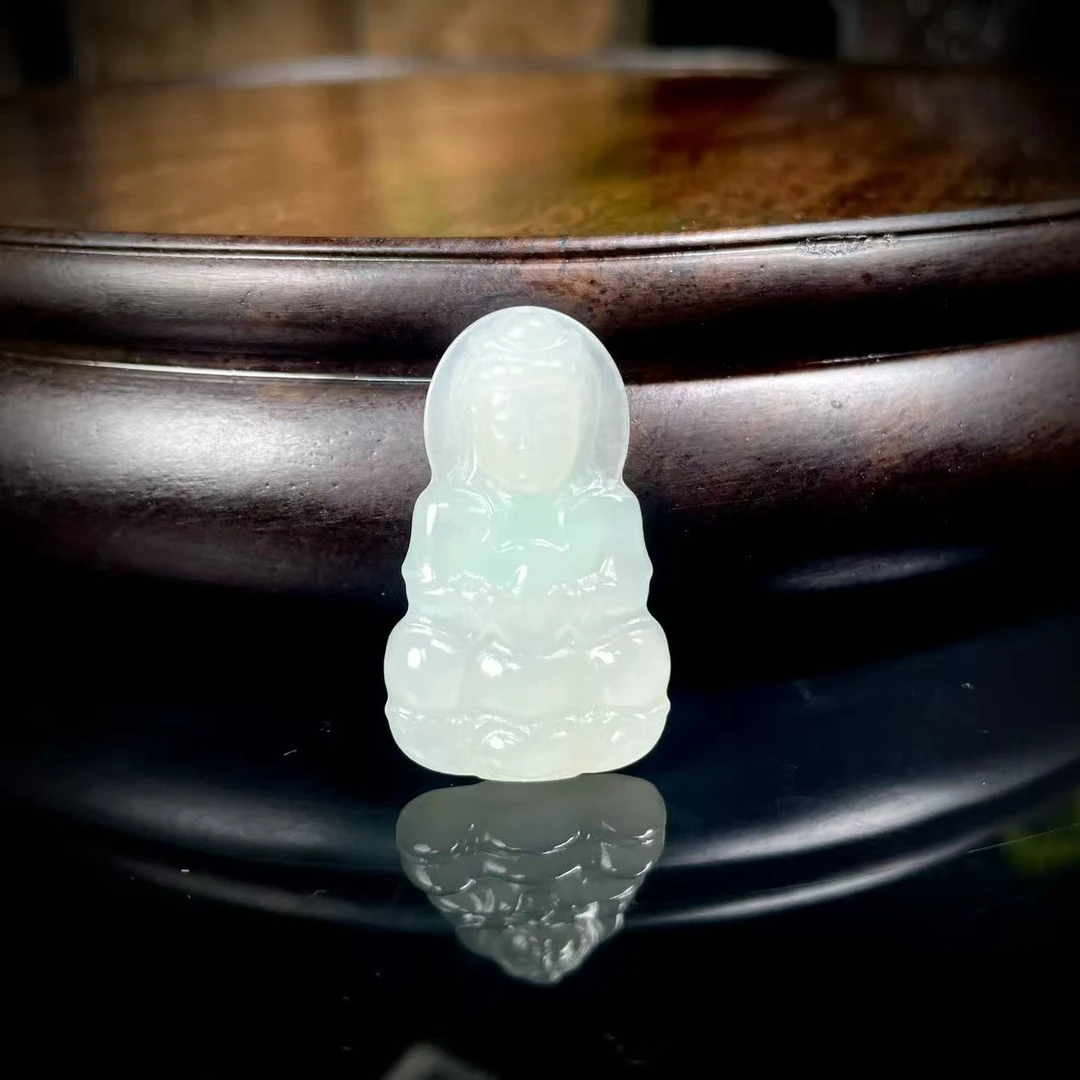 lot3473和田玉菩萨牌青海33*19.8*5mm/5.3g/北京世纪