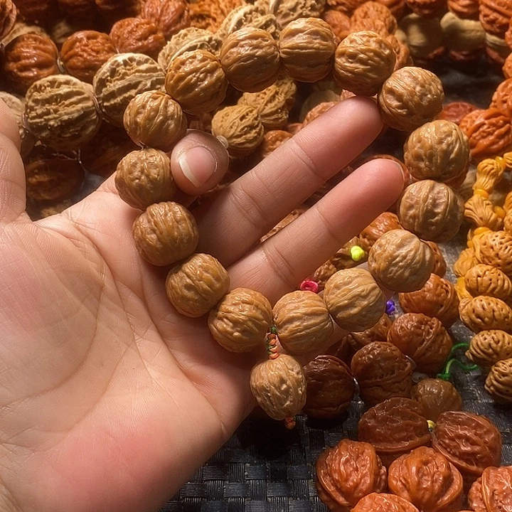 ****成吊坠文玩核桃树王