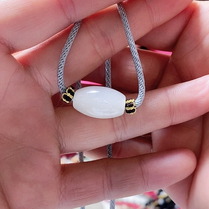 密玉（石英质玉）颈饰未镶嵌