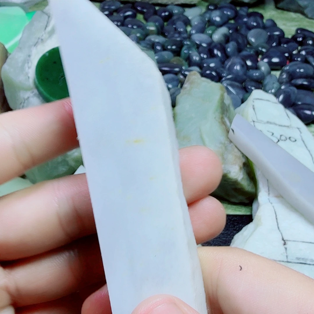 未镶嵌和田玉（糖玉）挂件