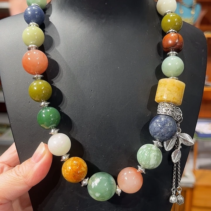 颈饰未镶嵌和田玉（糖玉）