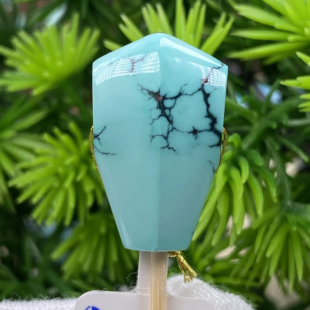 尺寸13.5mm高瓷水草纹鲨鱼背三通天然原矿绿松石