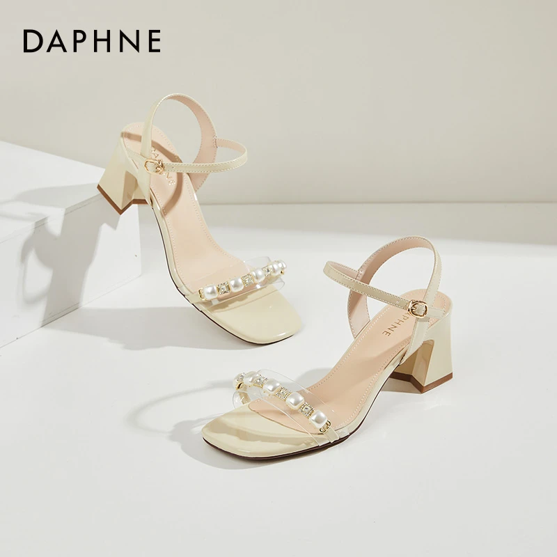 达芙妮粗跟增高凉鞋女夏季新款温柔风优雅百搭配裙子甜美风沙滩鞋