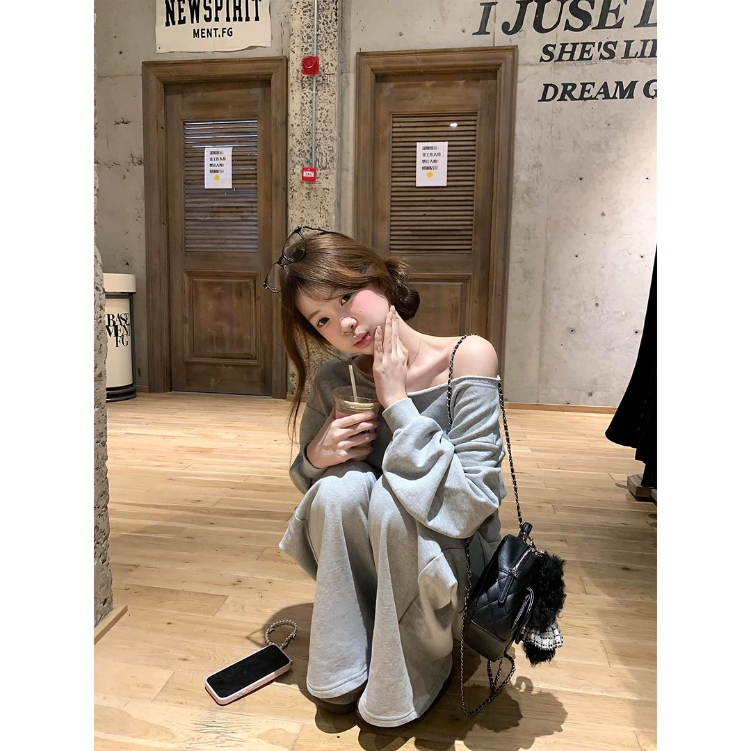 慵懒风运动服套装女秋季宽松时尚炸街减龄斜肩卫衣长裤休闲两件套