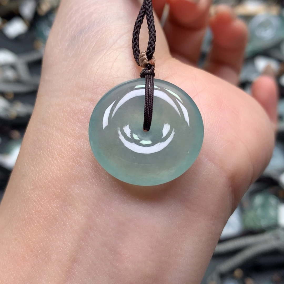 翡翠颈饰未镶嵌扣子