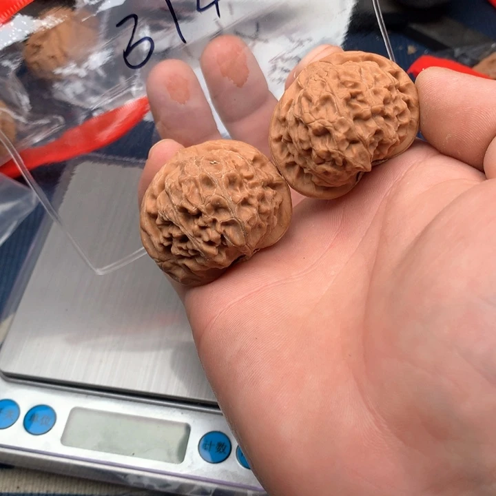 文玩核桃吊坠43宫灯314