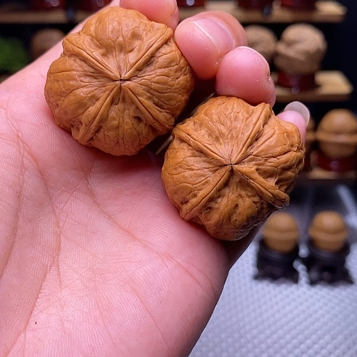 文玩核桃吊坠萌萌包四棱19