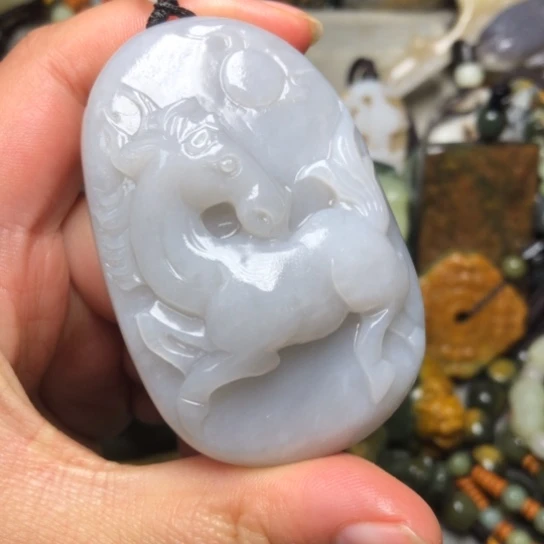 和田玉未镶嵌把件