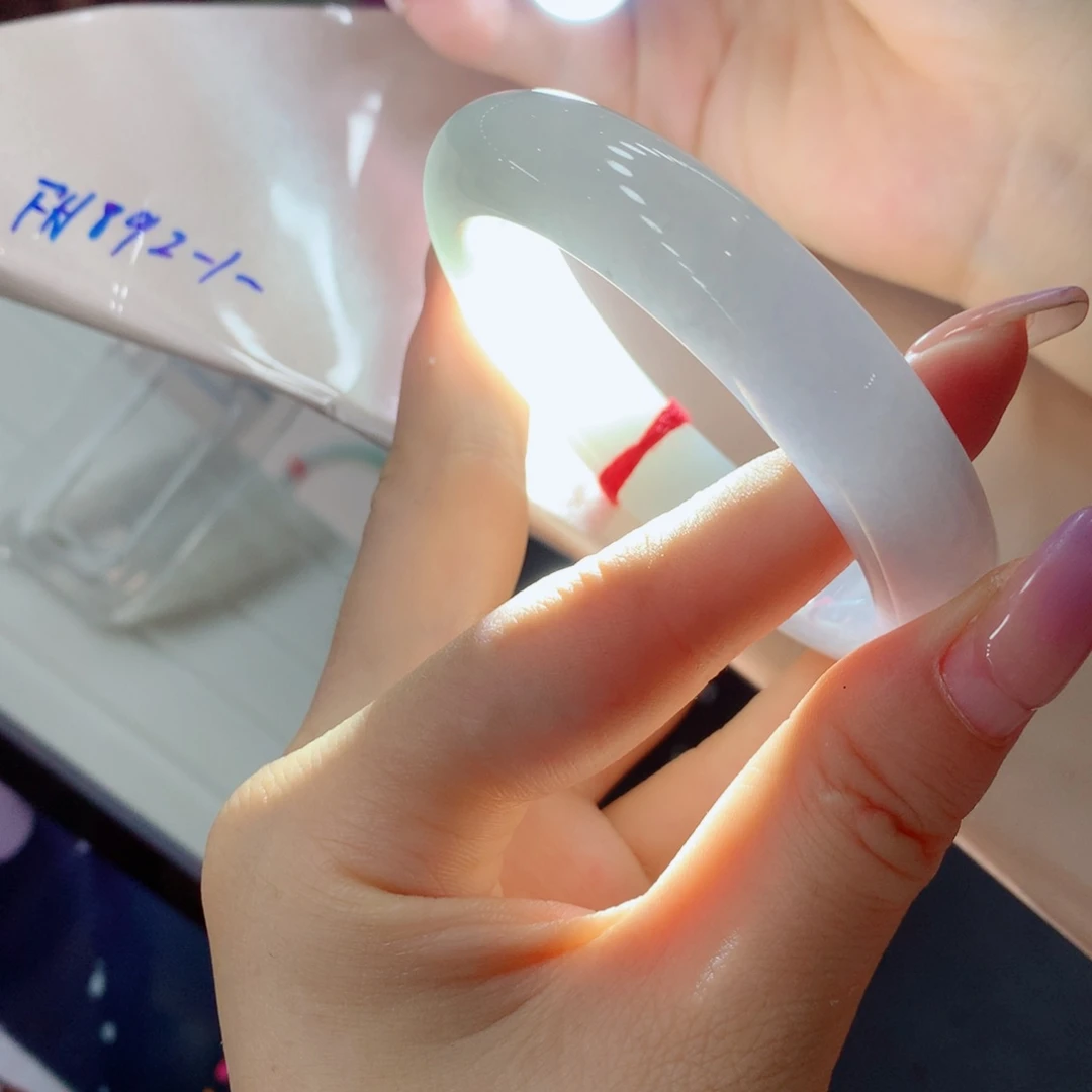 未镶嵌手镯翡翠买断