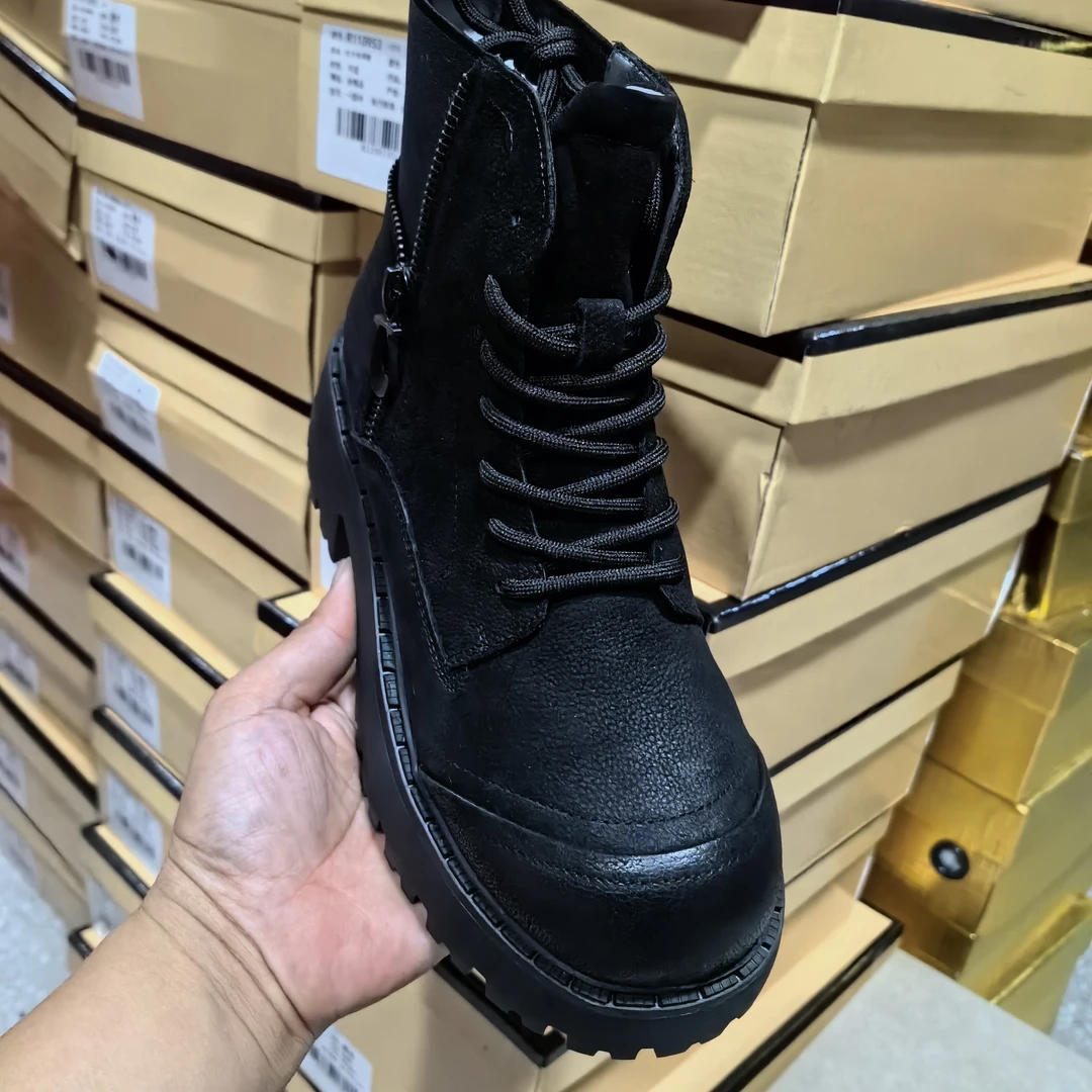 86789头层牛皮厚底超轻马丁靴