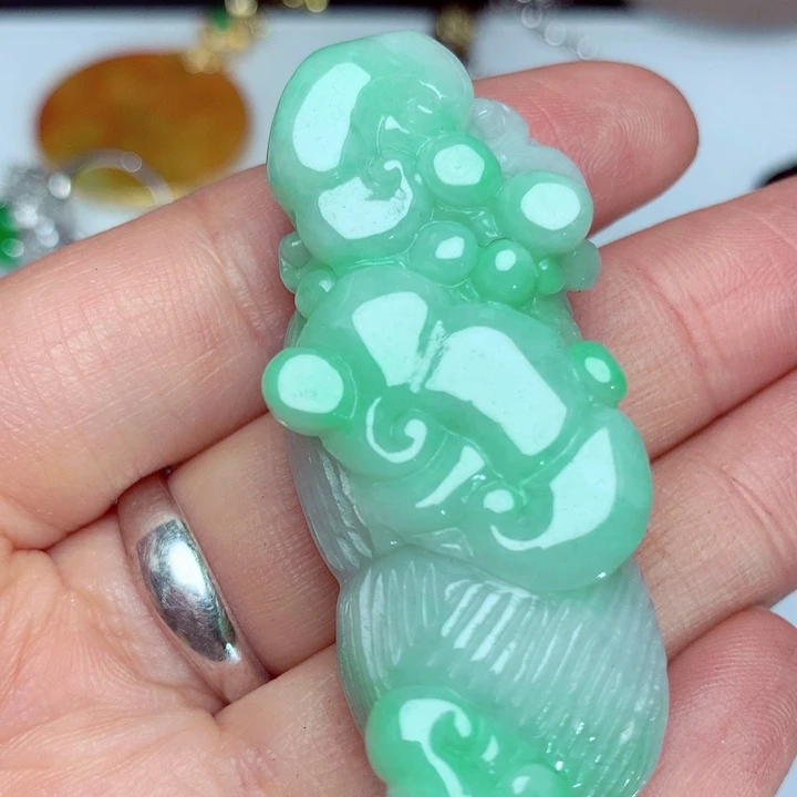 翡翠吊坠(不含链)未镶嵌