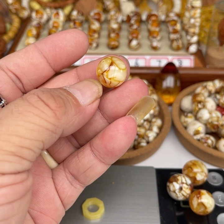 琥珀裸石未镶嵌a****樂08号