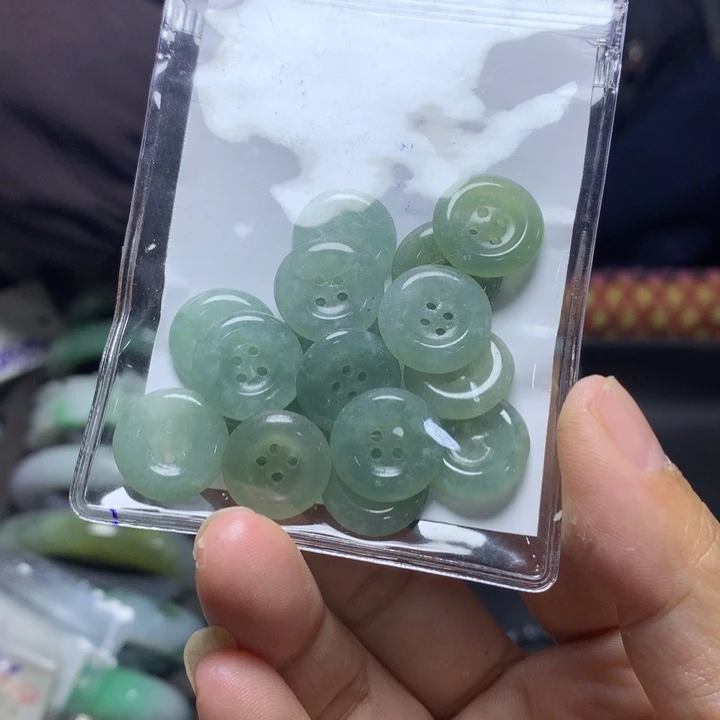 定制翡翠未镶嵌翡翠扣子一包