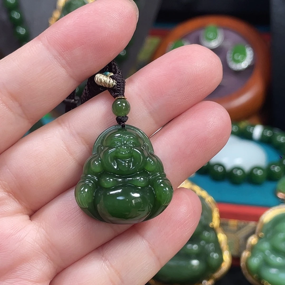 和田玉（碧玉）未镶嵌颈饰辣绿佛公25