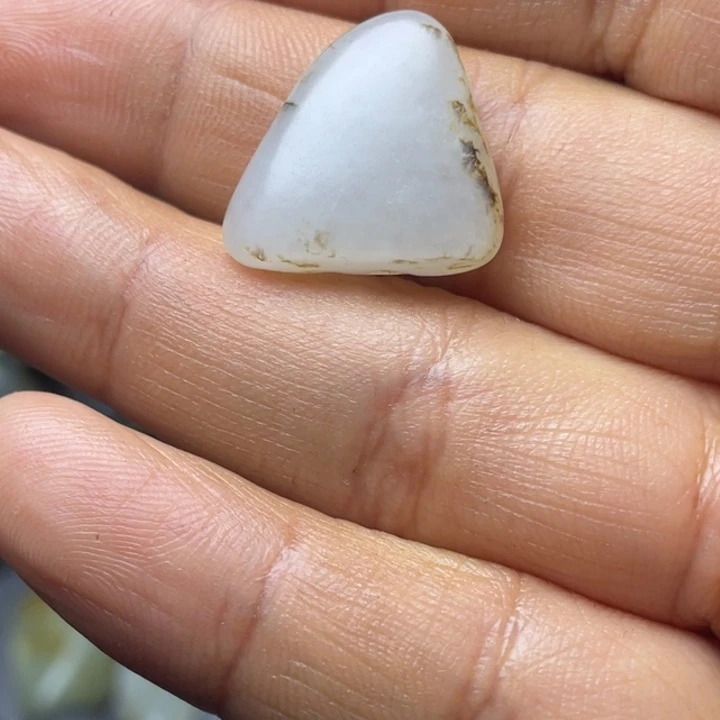 和田玉未镶嵌珠宝奇石