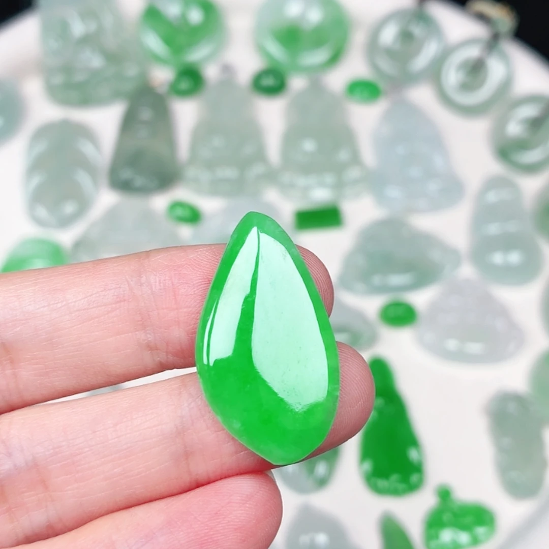 翡翠未镶嵌颈饰缅甸天然A货翡翠