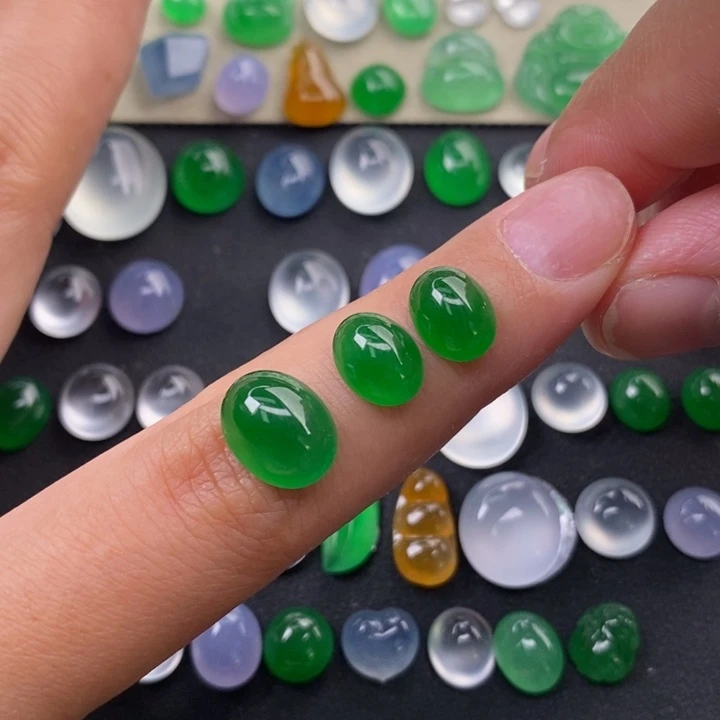 意***左定制翡翠未镶嵌翡翠