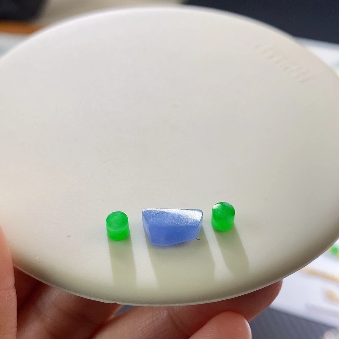 翡翠把件未镶嵌一组随行